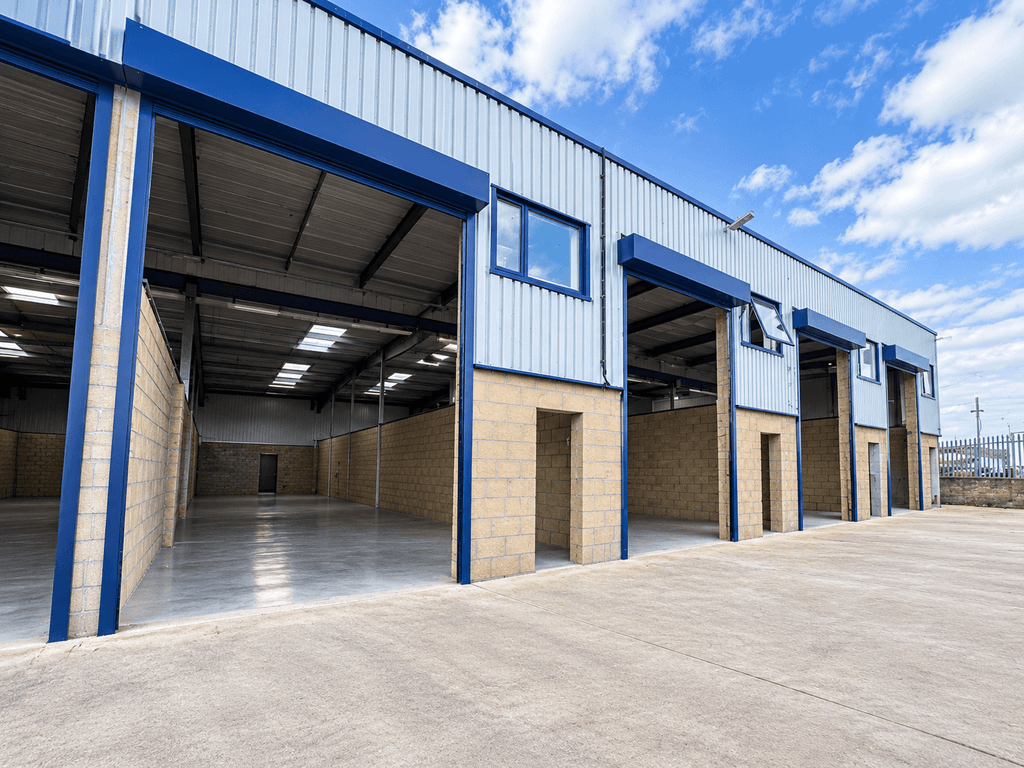 Property photo 1 of 3 Newly Refurbished Warehouse To Let – Huntingdon