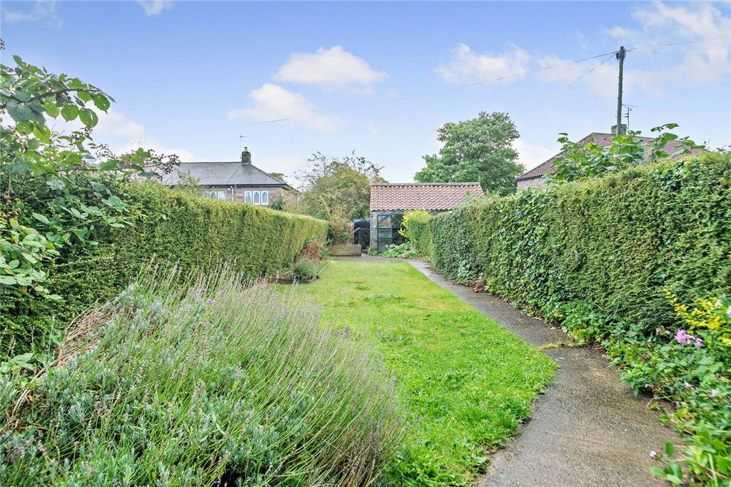 Property photo 2 of 12 Picture No. 02