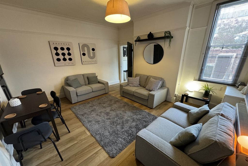 Property photo 1 of 20 (Main)