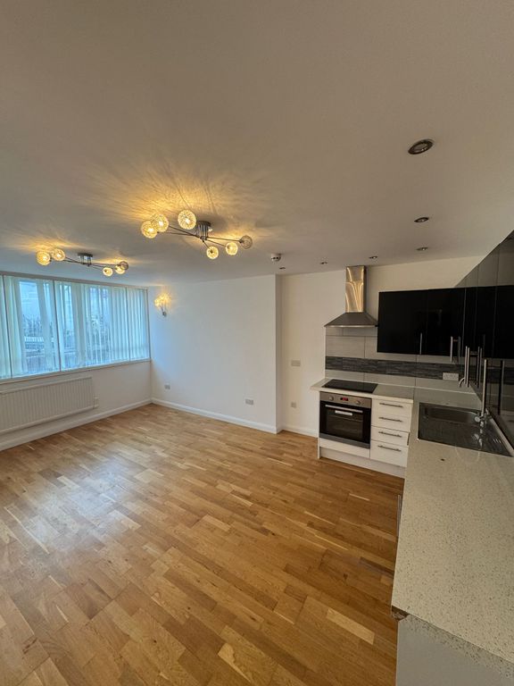 Property photo 1 of 10 Photo 4