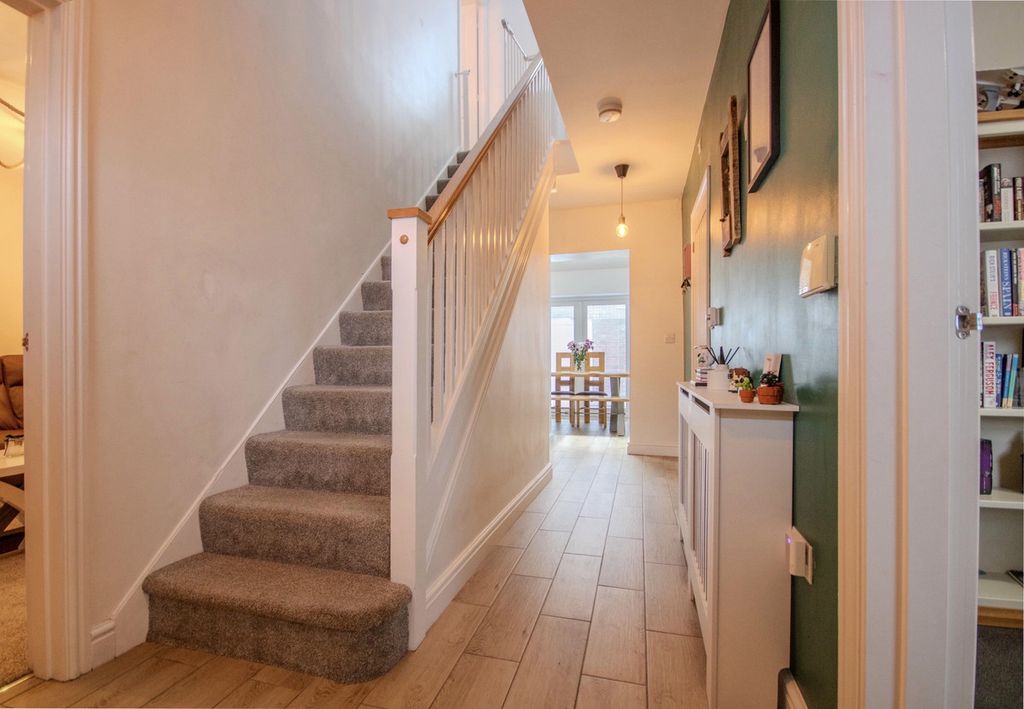 Property photo 3 of 36