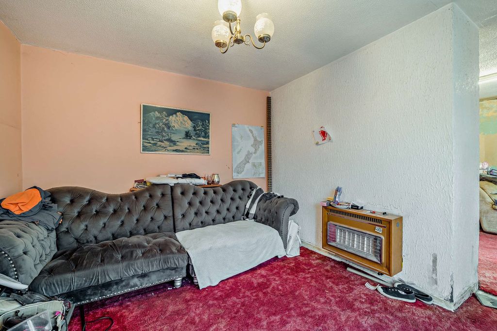 Property photo 3 of 36