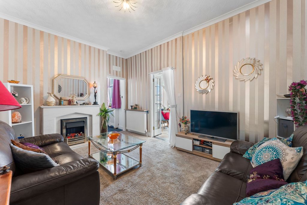 Property photo 3 of 26