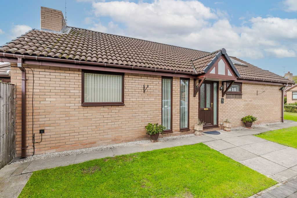 Property photo 2 of 28