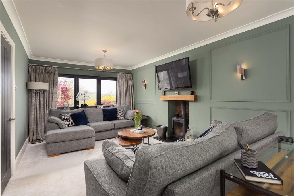 Property photo 3 of 27 00011.Jpg