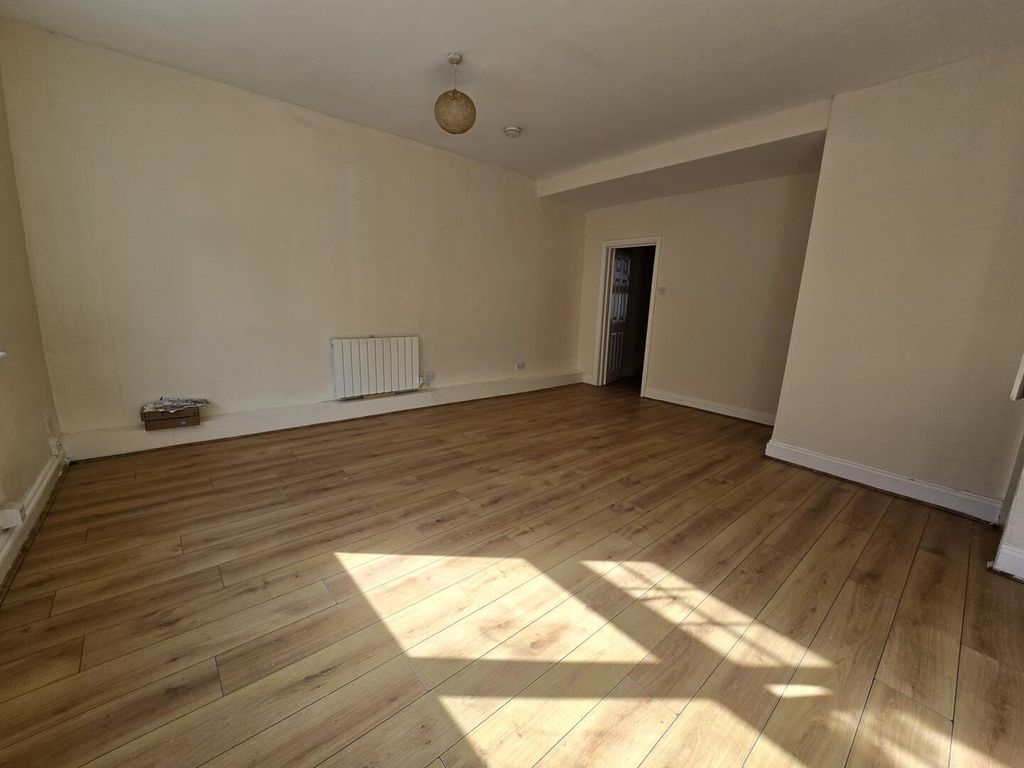 Property photo 2 of 5 Living Room