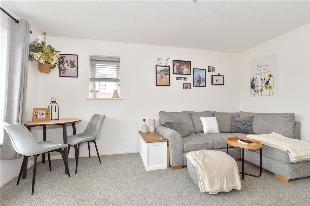 Property photo 3 of 11 Lounge/Dining Room