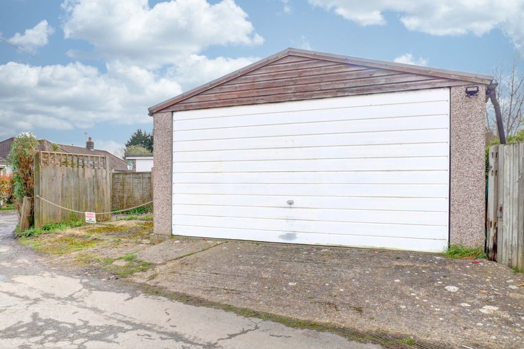 Property photo 3 of 24