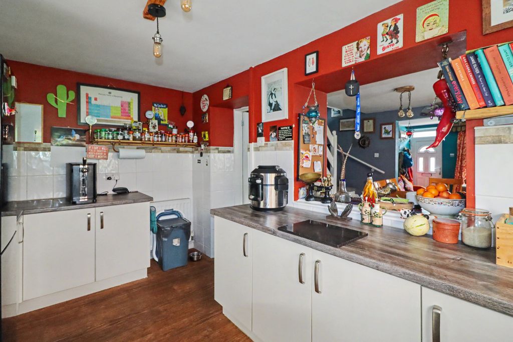Property photo 3 of 14