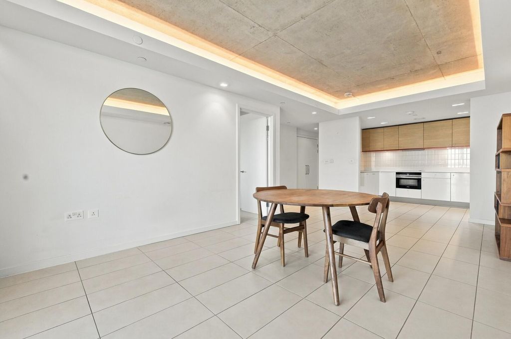 Property photo 1 of 27 Dining Room