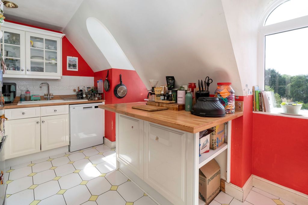 Property photo 3 of 17 Kitchen For Sale 3 Bedroom Flat Conservatory Court Upper Nowood Se19 Www.Steele.London