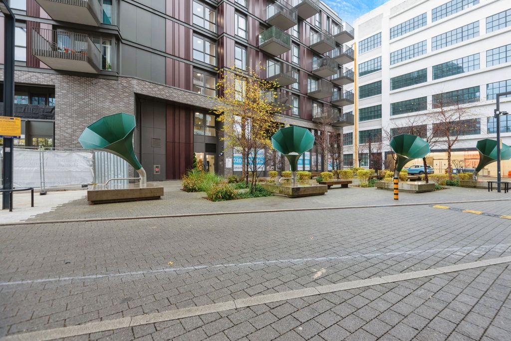 Property photo 1 of 20 Entrance