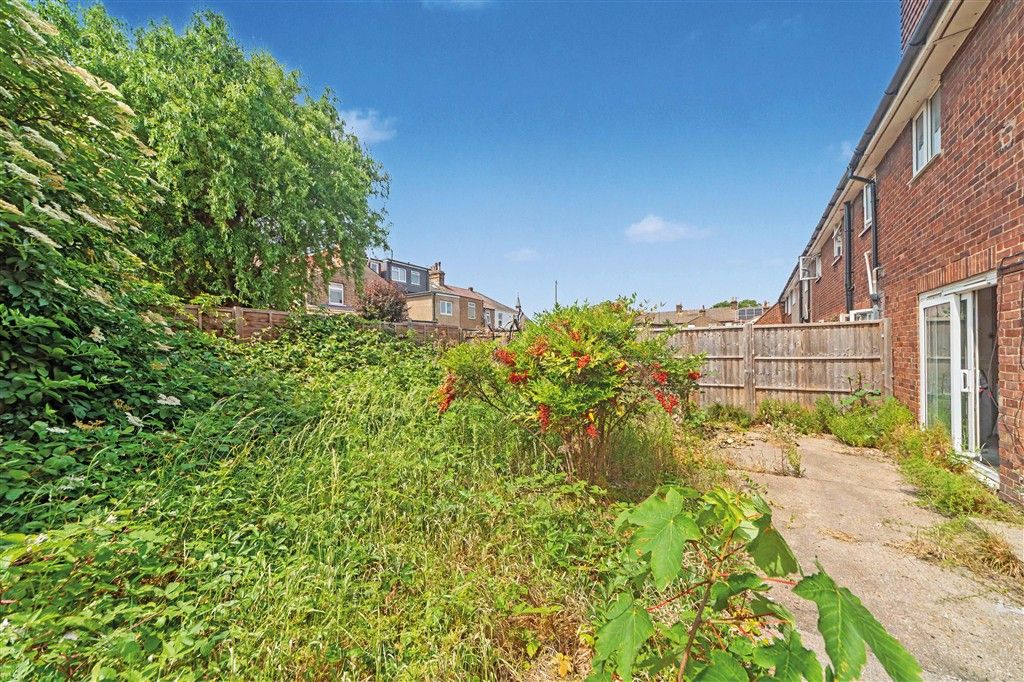 Property photo 2 of 8