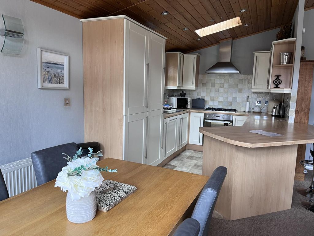 Property photo 3 of 15 Kitchen