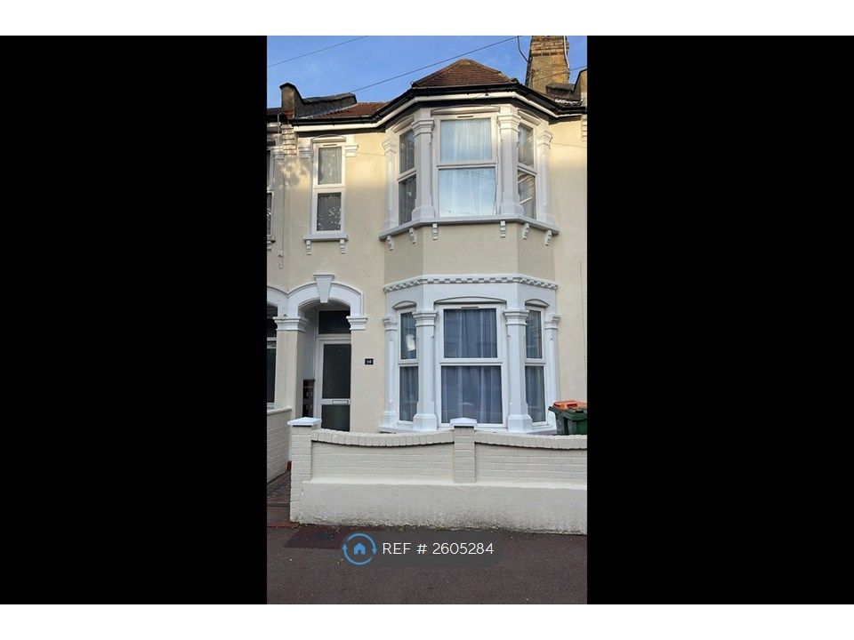Property photo 1 of 20 4 Bedroom, Essex Road ***Newly Refurbished***