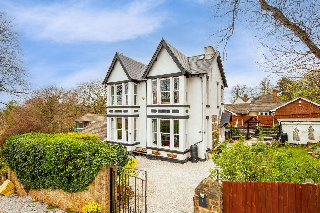 Property photo 1 of 44