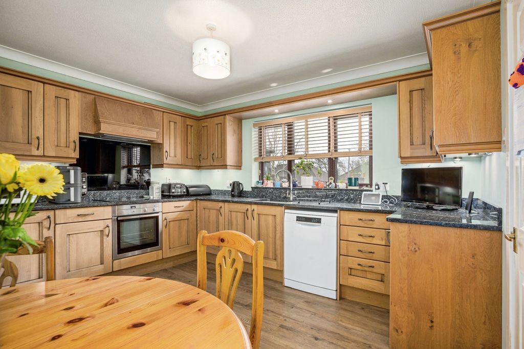 Property photo 2 of 27 Pbox-Img.Jpg