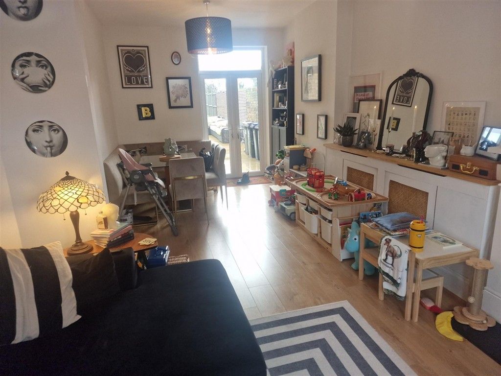 Property photo 3 of 10 Lounge/Diner