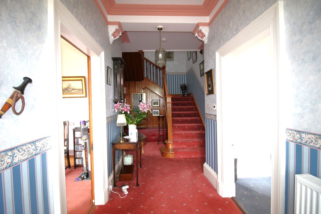 Property photo 2 of 24