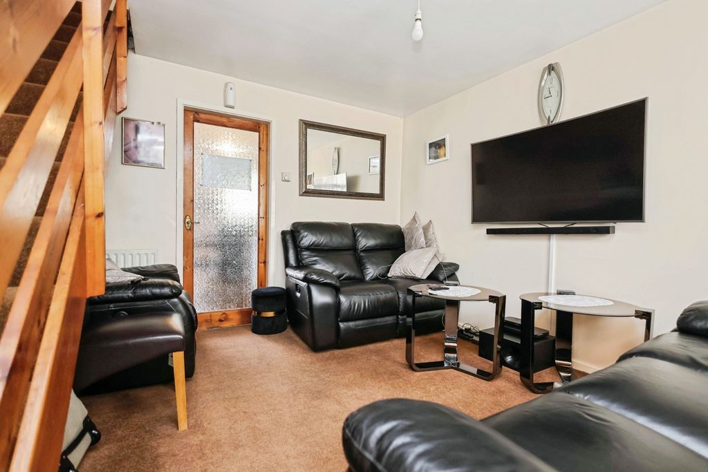 Property photo 2 of 11 Photo