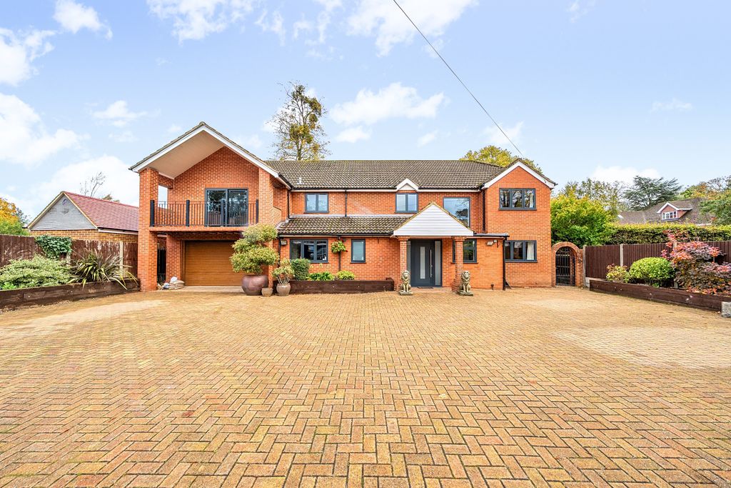 Additional image 32 of 6 bed detached house for saleNewlands Drive, Maidenhead SL6