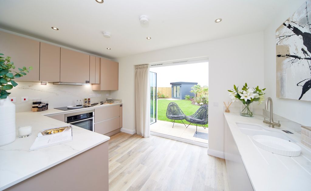 Property photo 2 of 11 5303582