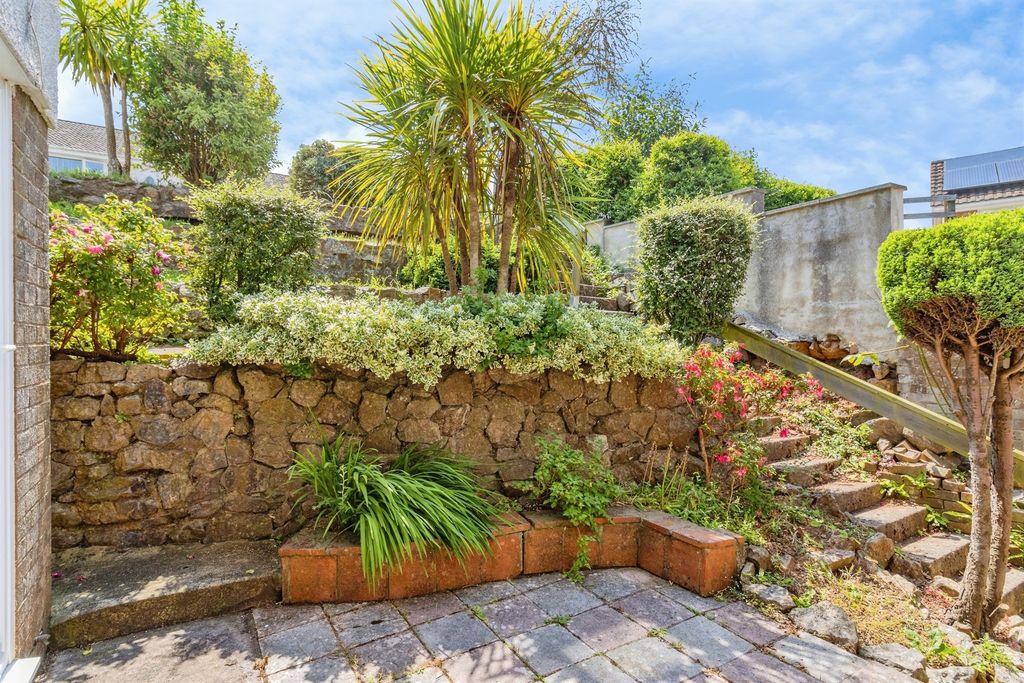 Property photo 2 of 29