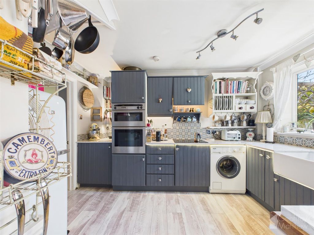 Property photo 1 of 33 Cam02365G0-Pr0350-Still022.Jpg