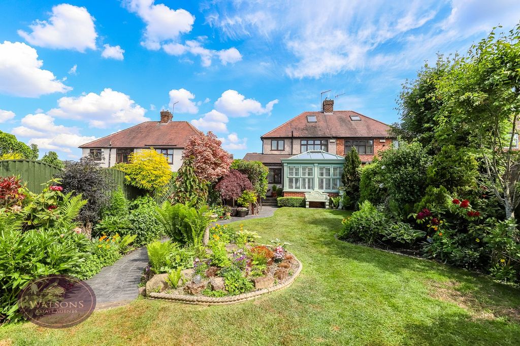 Property photo 2 of 35