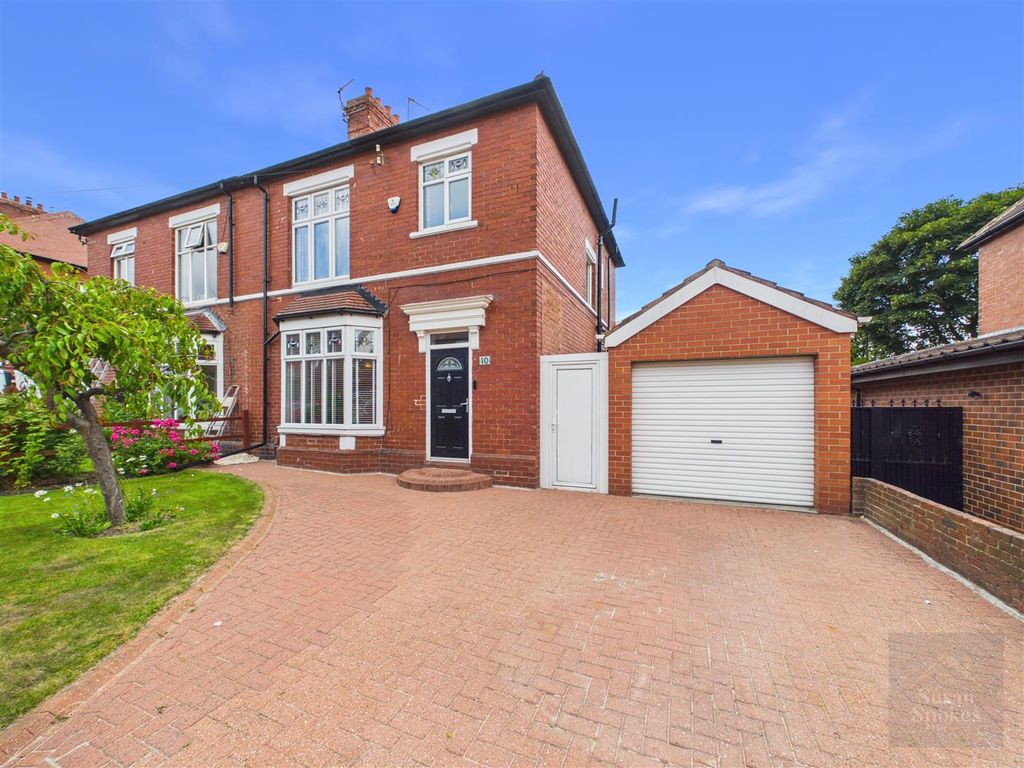 Property photo 1 of 25 Cam01858G0-Pr0294-Still003.Jpg