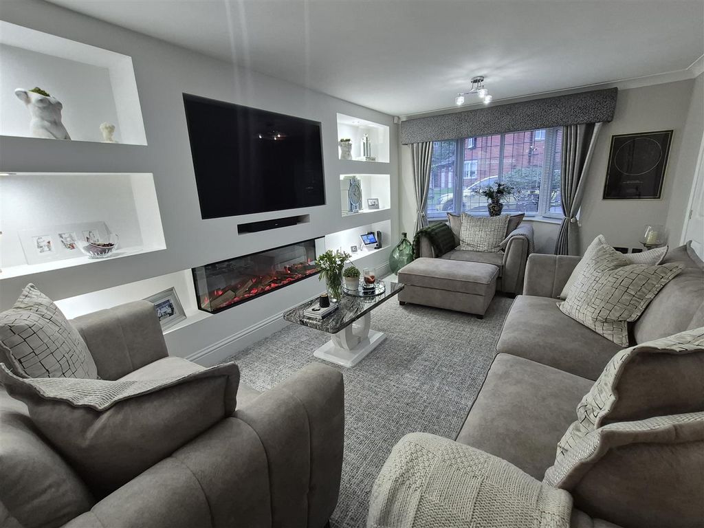 Property photo 2 of 55 Lounge