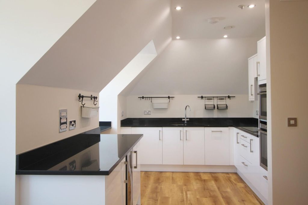 Property photo 3 of 28 Kichen New.Jpg