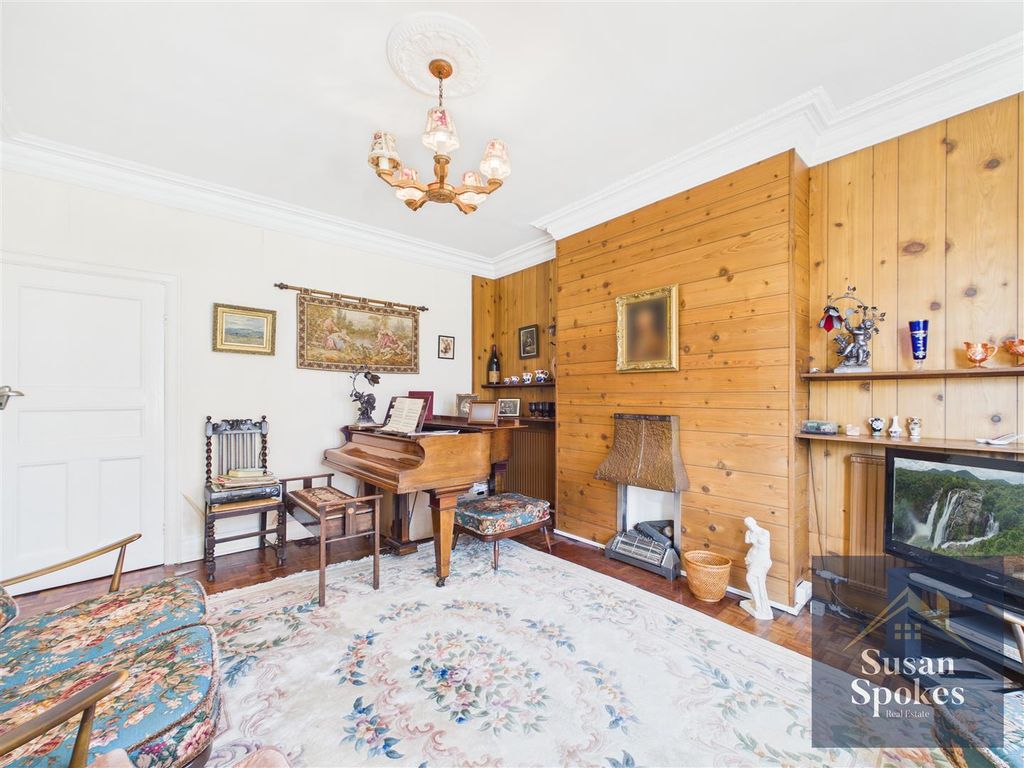Property photo 3 of 24 Cam01858G0-Pr0253-Still003.Jpg