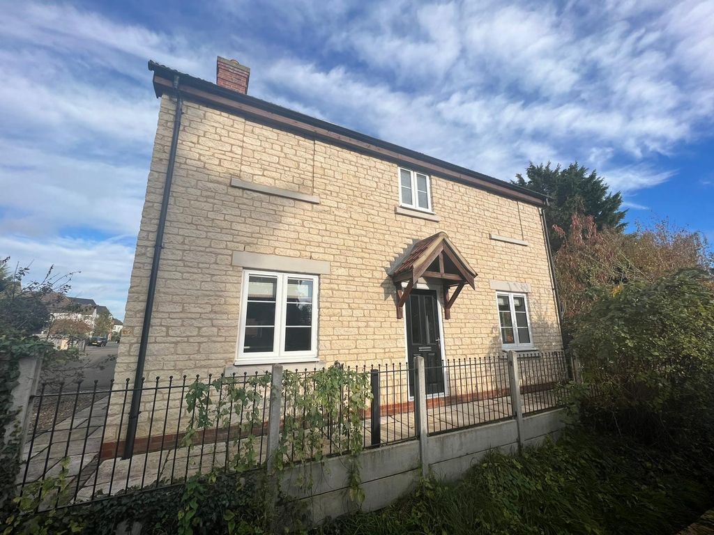 Property photo 2 of 11