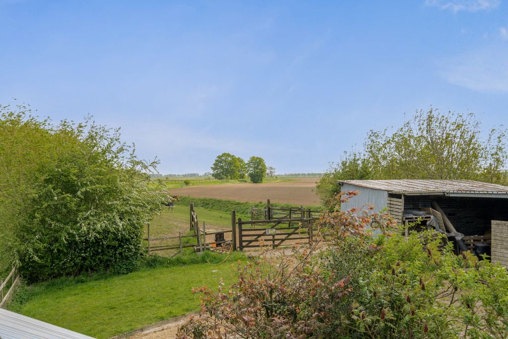 Property photo 3 of 24