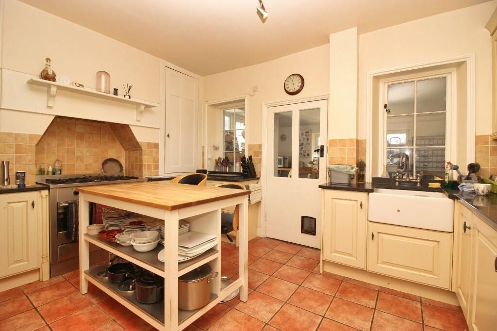 Property photo 2 of 23 Kitchen