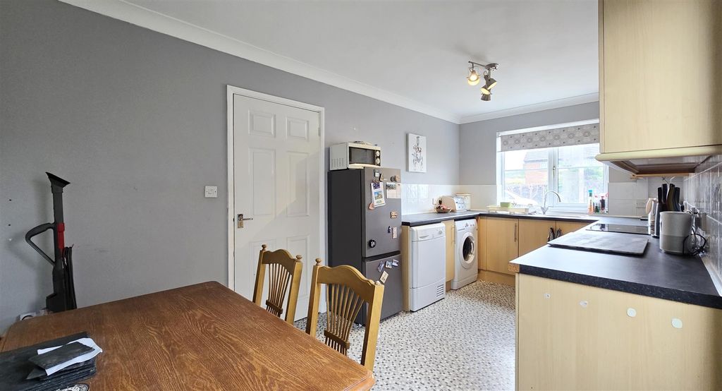 Property photo 3 of 15 Kitchen/Diner