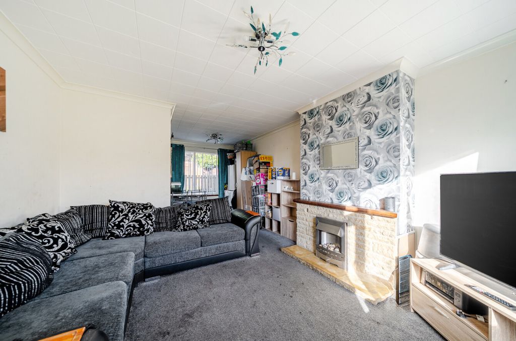 Property photo 2 of 12 1526986-8-6Ac3c84...