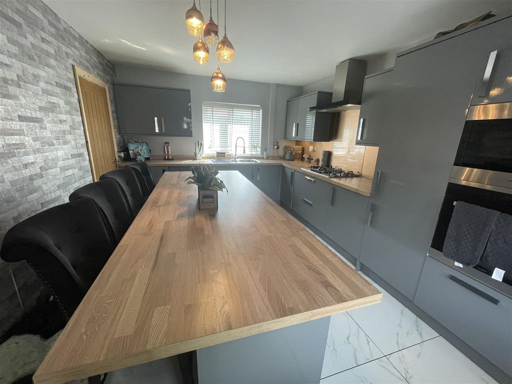 Property photo 1 of 12 68 Wynd7.Jpg
