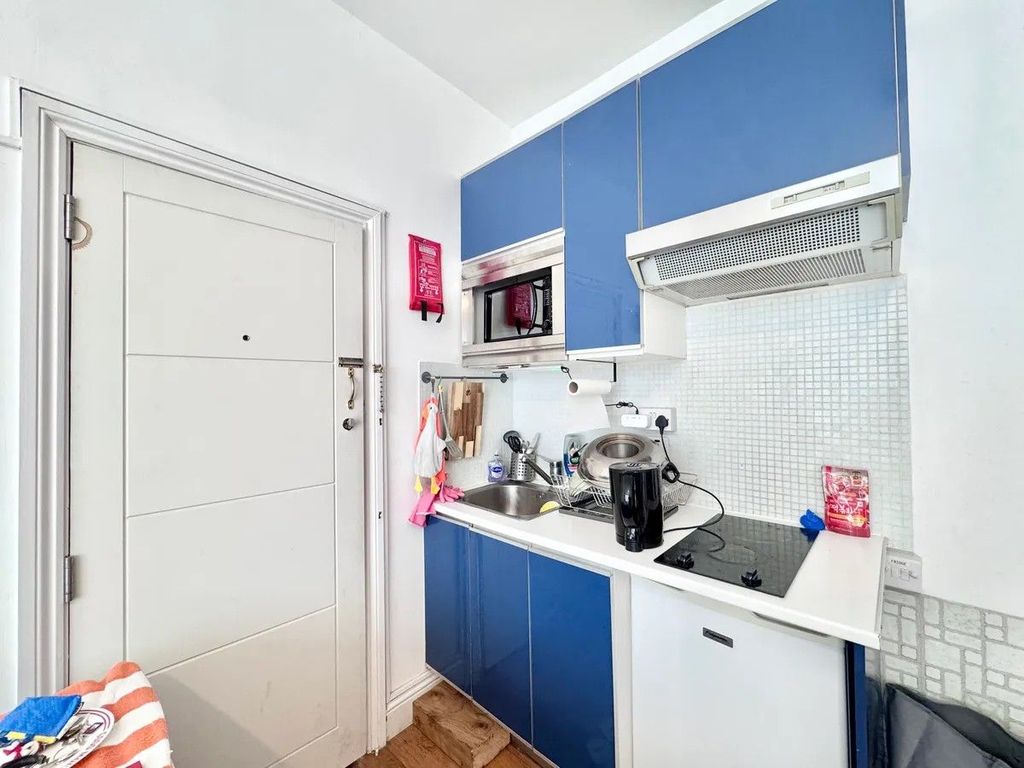 Property photo 3 of 7 Gallery