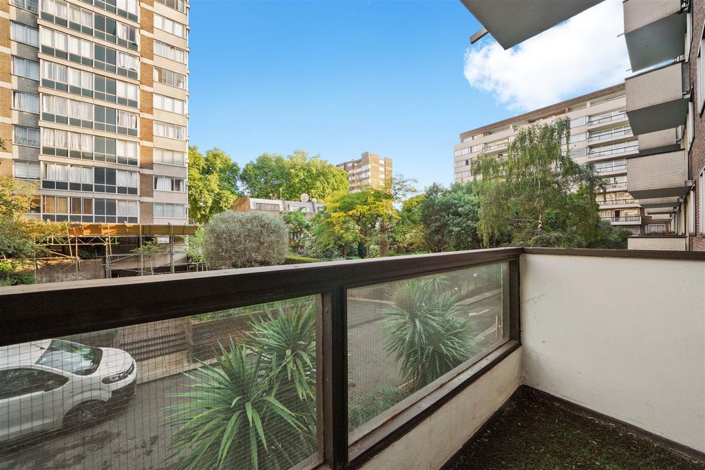 Property photo 1 of 12 21 The Quadrangle - 3Ocv8742Oqrbgvulgtk8.Jpg