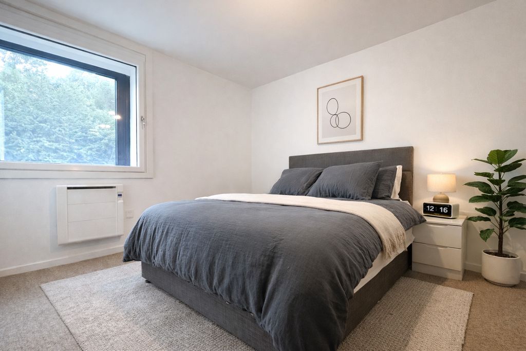 Property photo 1 of 7 4