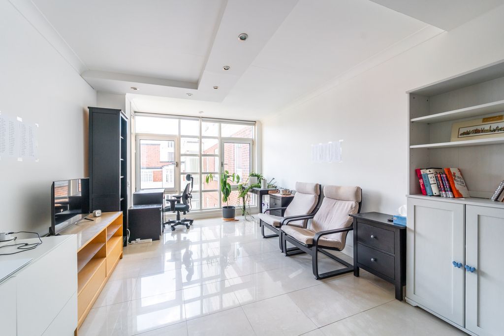 Property photo 1 of 16 Mba02238