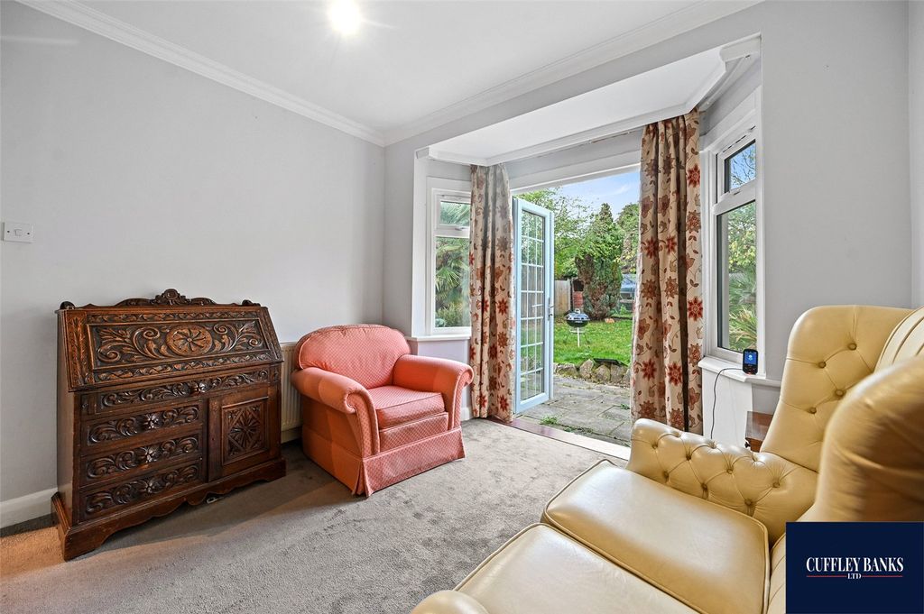 Property photo 3 of 13 Picture No. 02