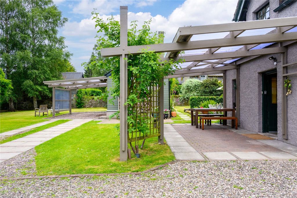 Property photo 3 of 29 Pergola