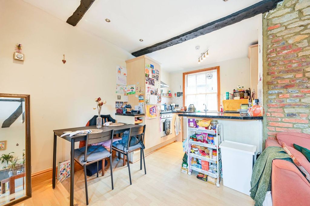 Property photo 2 of 7