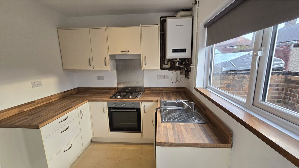 Property photo 3 of 13 Picture No. 02