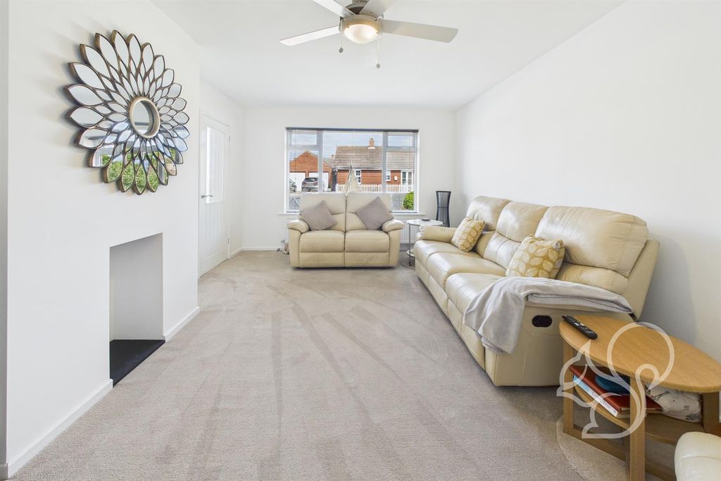 Property photo 2 of 25