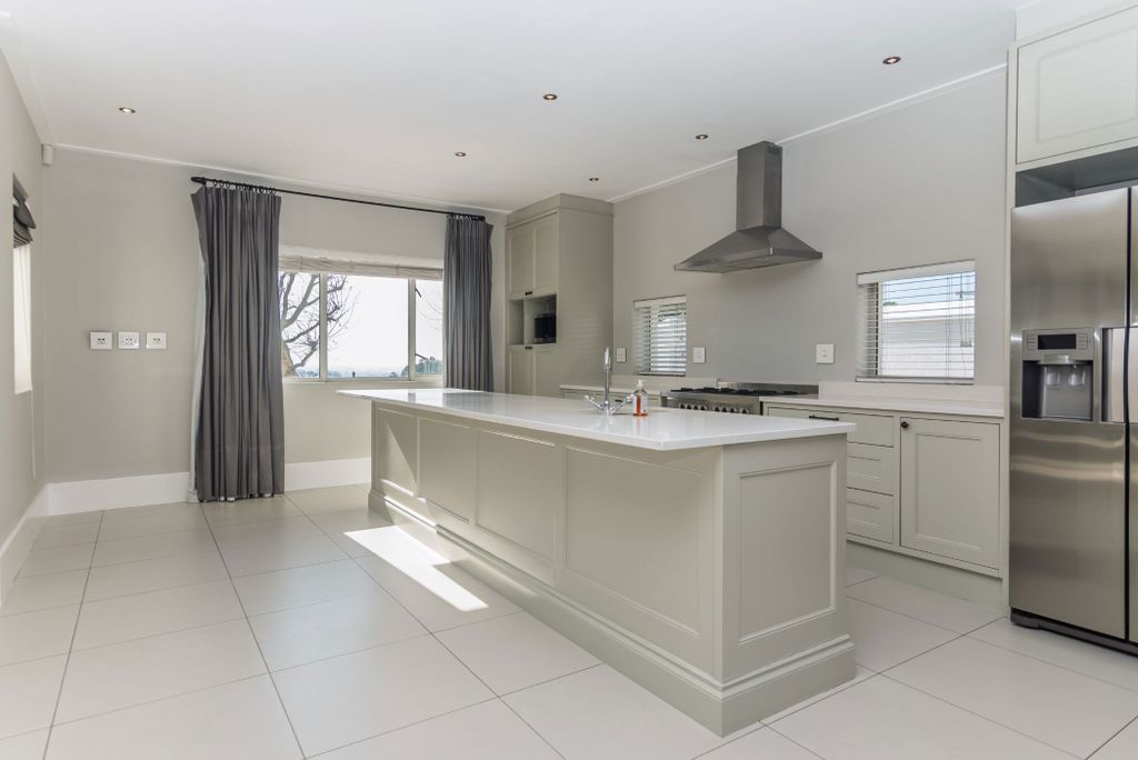 Property photo 2 of 31 Kw1713211