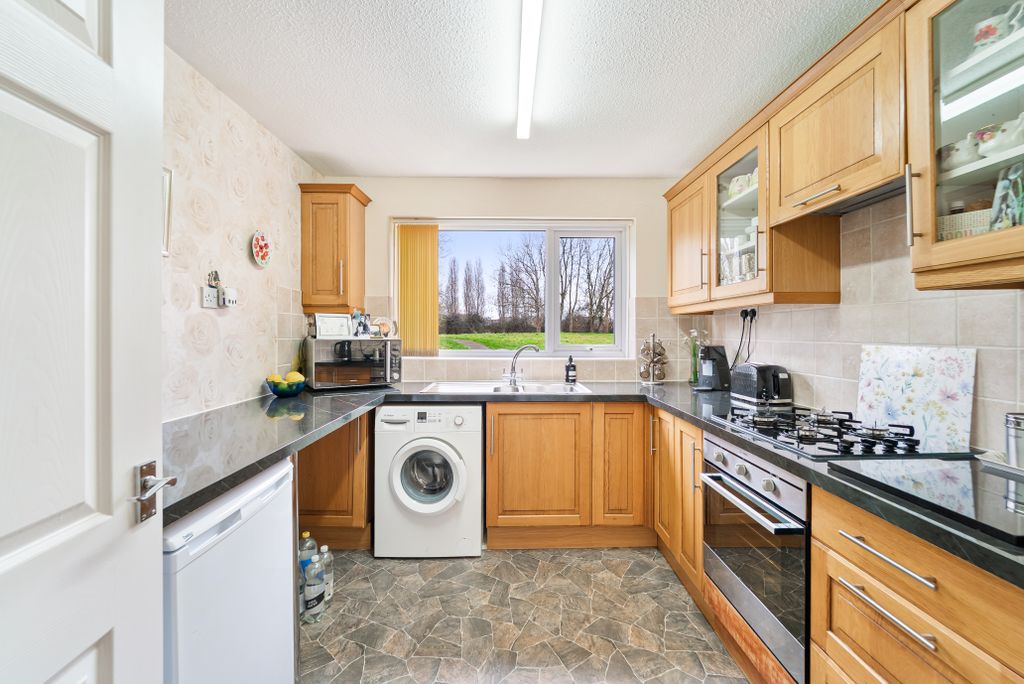 Property photo 3 of 17 Gallery